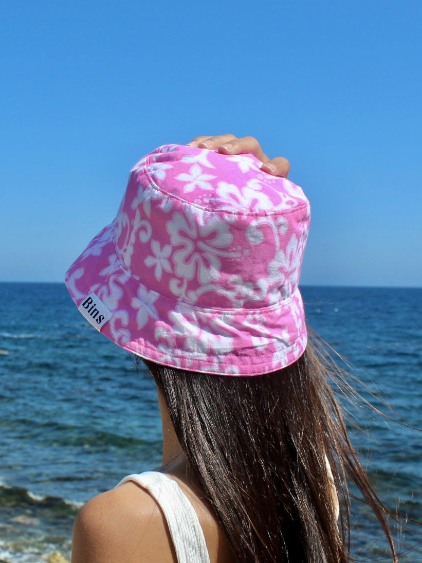 Bucket hat flores rosa